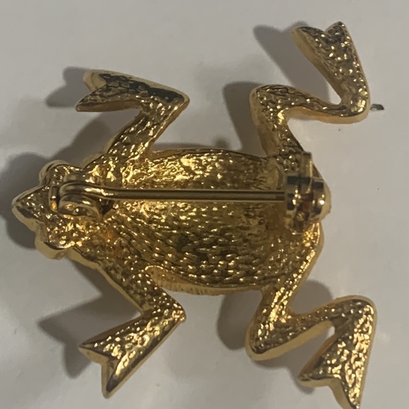 Goldtone Tree Frog Brooch Pin - Picture 2 of 7